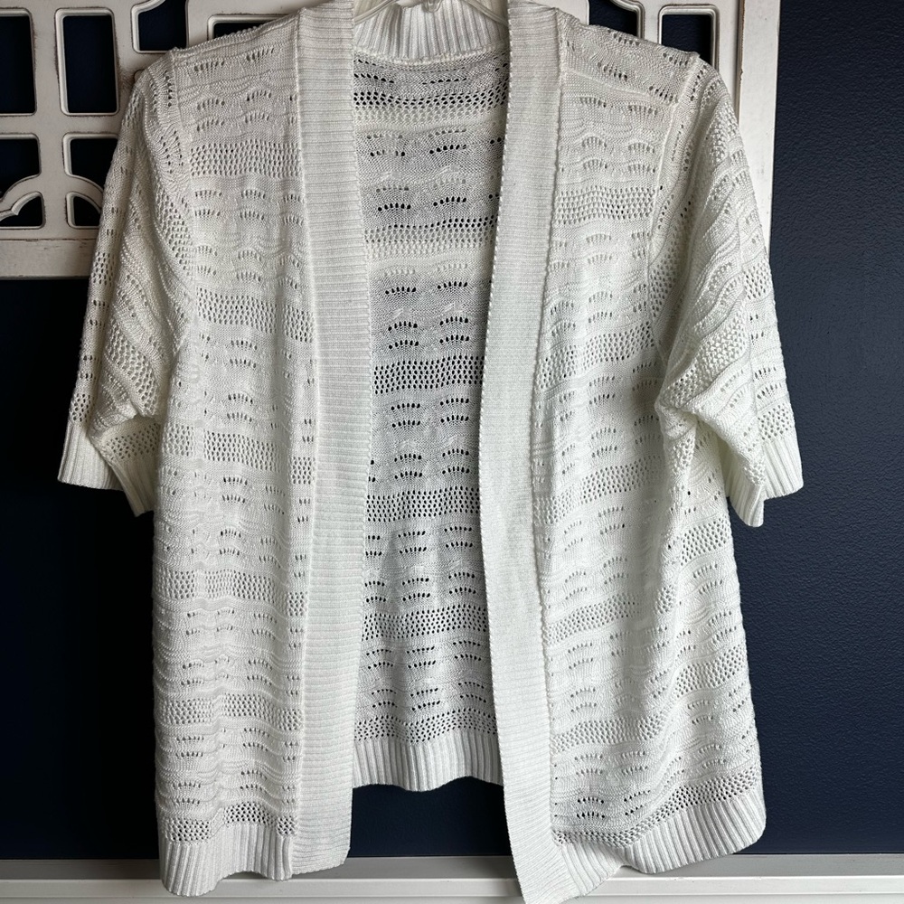 Elegant White Women's Sweater. 1X